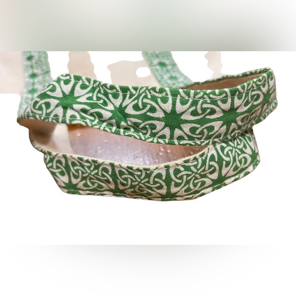 Lot Of 4 Children’s Books With Mini Tote - Picture 4 of 8